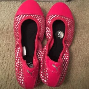 Puma flats